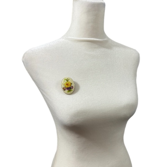 Vintage Estate Womens Glass Floral Brooch Pin Statement Piece Metal Back 1.7” - Picture 2 of 7